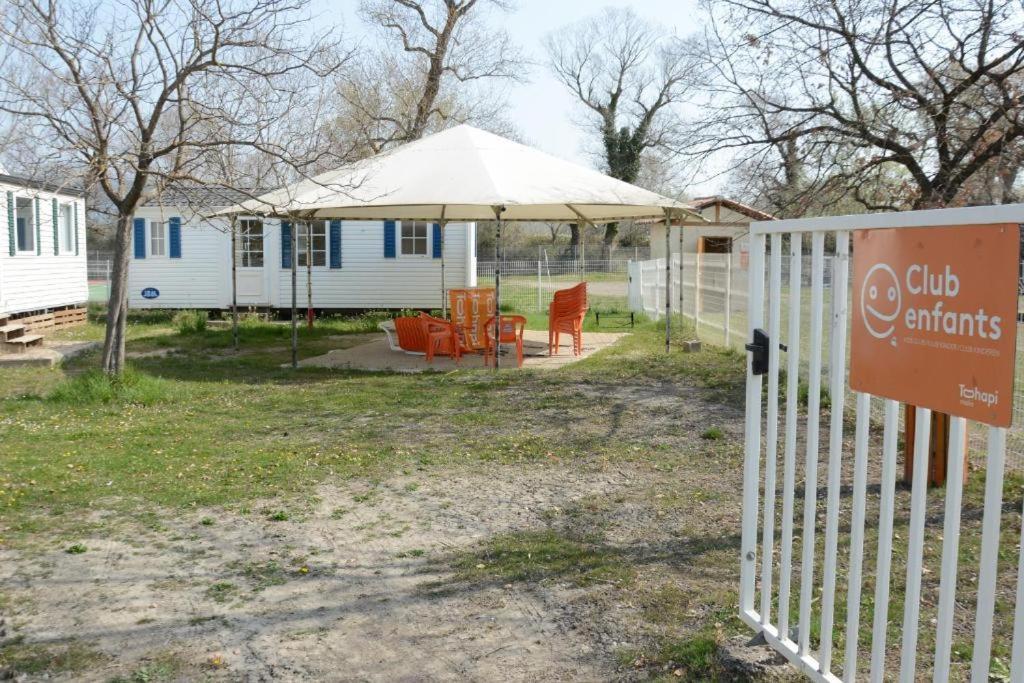 Mobil Home Tout Confort 6 Personnes Climatise Au Pied Du Luberon ลาโรคด็องเตรง ภายนอก รูปภาพ