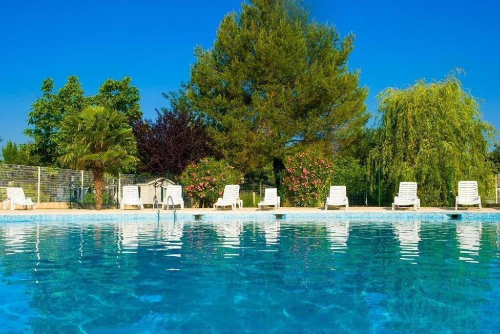 Mobil Home Tout Confort 6 Personnes Climatise Au Pied Du Luberon ลาโรคด็องเตรง ภายนอก รูปภาพ