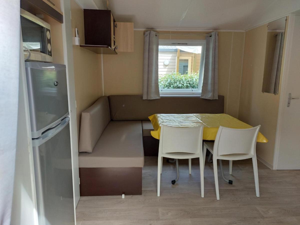 Mobil Home Tout Confort 6 Personnes Climatise Au Pied Du Luberon ลาโรคด็องเตรง ภายนอก รูปภาพ