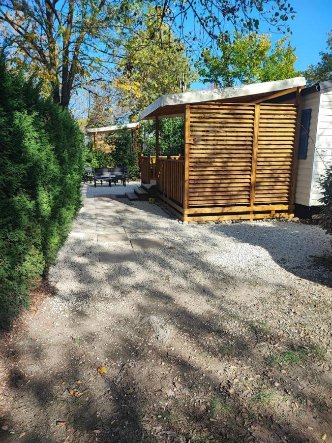 Mobil Home Tout Confort 6 Personnes Climatise Au Pied Du Luberon ลาโรคด็องเตรง ภายนอก รูปภาพ
