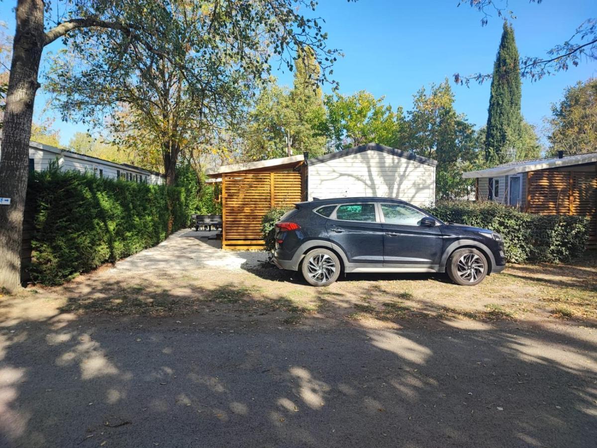 Mobil Home Tout Confort 6 Personnes Climatise Au Pied Du Luberon ลาโรคด็องเตรง ภายนอก รูปภาพ