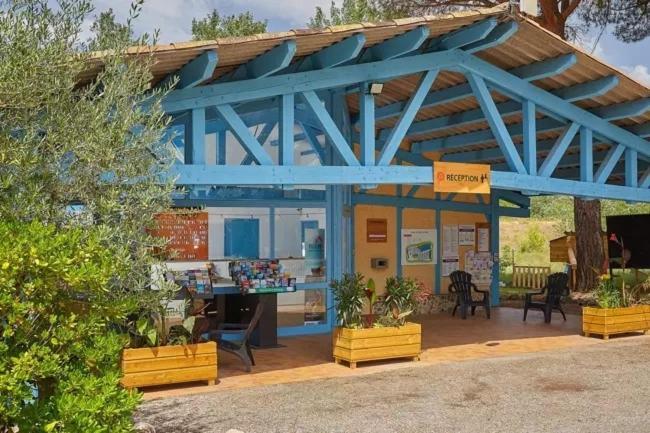 Mobil Home Tout Confort 6 Personnes Climatise Au Pied Du Luberon ลาโรคด็องเตรง ภายนอก รูปภาพ