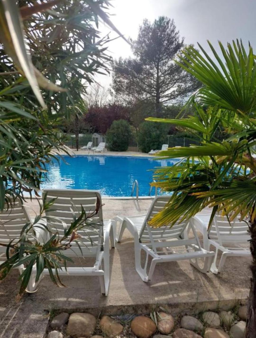 Mobil Home Tout Confort 6 Personnes Climatise Au Pied Du Luberon ลาโรคด็องเตรง ภายนอก รูปภาพ